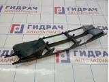 Решетка в бампер левая Audi Q7 (4L) 4L0807681