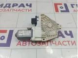 Моторчик стеклоподъемника передний правый Audi Q7 (4L) 4L0959802B