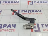 Петля капота левая Audi Q7 (4L) 4L0823301