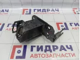 Кронштейн усилителя переднего бампера правый Audi Q7 (4L) 4L0807134C