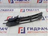 Решетка в бампер правая Audi Q7 (4L) 4L080768201C