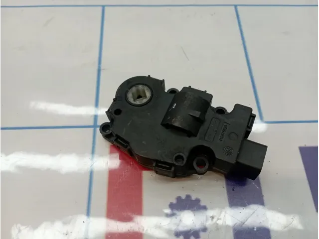 Моторчик заслонки отопителя BMW X5 (E70) 64119321034