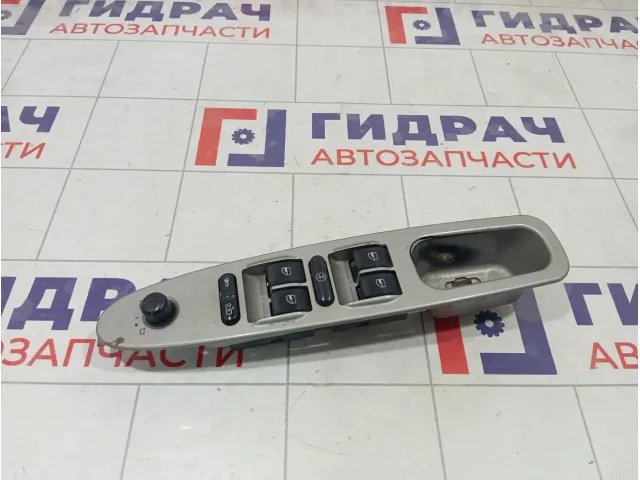 Блок управления стеклоподъемниками Chery Tiggo T113746130