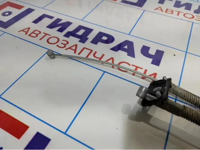 Трос стояночного тормоза Chery indiS S18D3508090. Дефект троса.