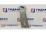 Обшивка стойки средней правой верхняя Chevrolet Aveo 96650311. Царапины.