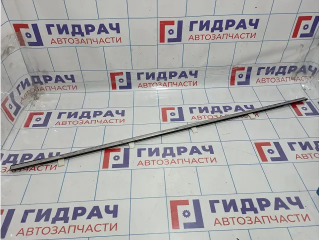 Накладка стекла переднего правого Chevrolet Captiva (C100) 20957024