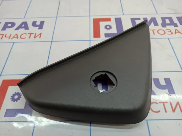 Накладка на торпедо правая Chevrolet Cruze (J300) 95947421.