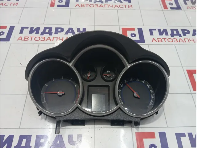 Панель приборов Chevrolet Cruze 95489181
