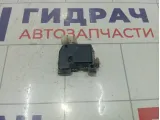 Активатор замка крышки бензобака Chevrolet Cruze 13501151