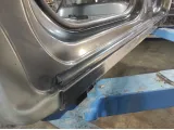 Порог со стойкой левый Chevrolet Cruze 95218139. Дефекты.