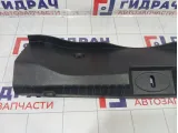 Обшивка багажника на заднюю панель Chevrolet Cruze 96961187