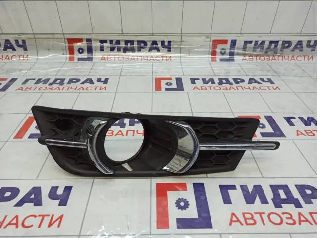 Рамка противотуманной фары левая Chevrolet Cruze 95980708