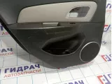 Обшивка двери задней левой Chevrolet Cruze (J300) 95184668