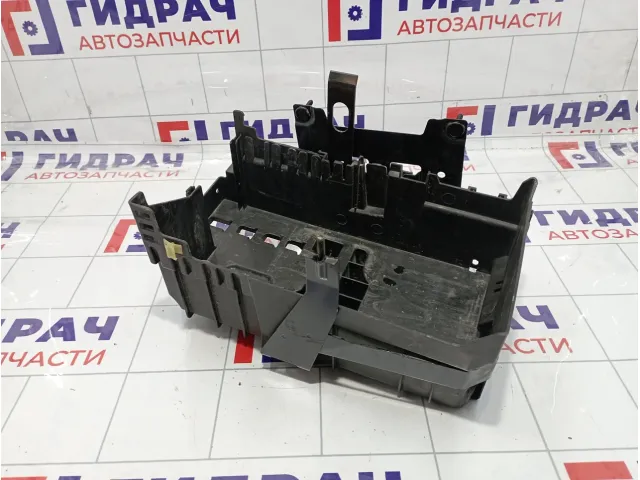 Крепление АКБ (корпус/подставка) Chevrolet Cruze 13354420
