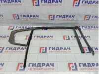 Уплотнитель стекла двери задней левой Chevrolet Cruze 42490956
