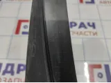 Брызговик передний левый Chevrolet Tahoe (GMT900) 19201094