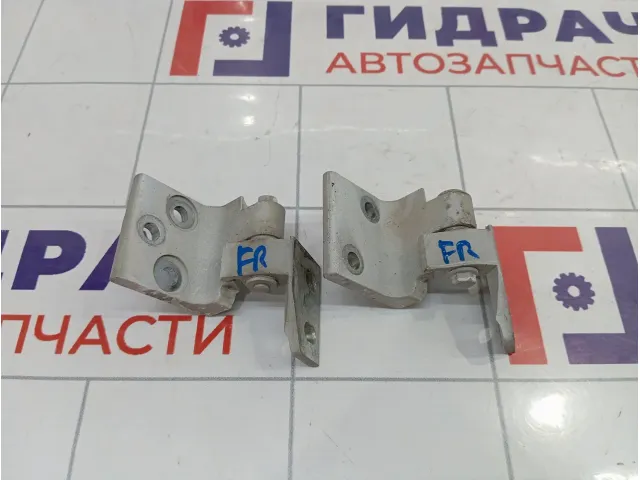 Петли двери передней правой Citroen Berlingo