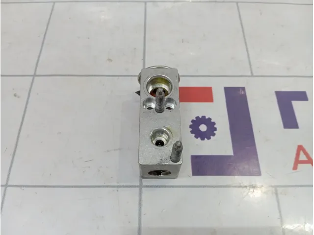 Клапан кондиционера Citroen C4 6461N0