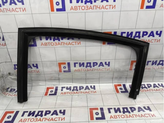 Уплотнитель стекла двери задней левой Citroen C4 9300P0