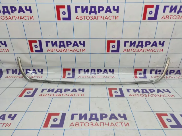 Накладка на решетку бампера нижняя Citroen C4 II 98019356XT.