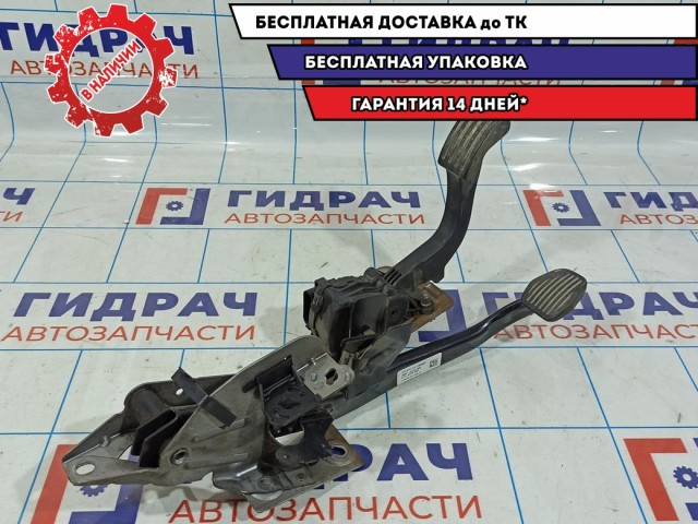 Педаль газа и тормоза Ford Focus 2 . Комплект.