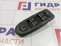 Блок управления стеклоподъемниками Ford C-MAX 1547152