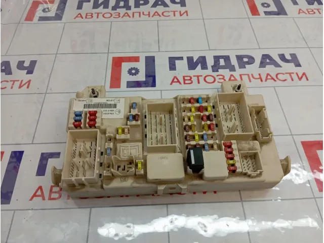Блок предохранителей Ford C-MAX 2027109