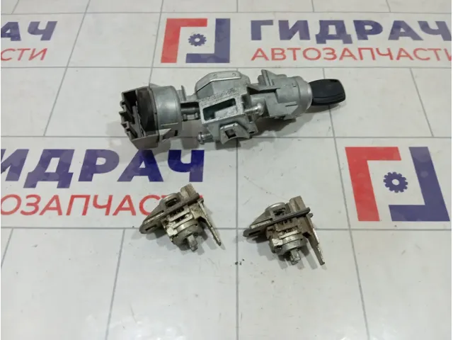 Замок зажигания Ford Focus 1681167