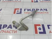 Петля капота левая Ford Focus 2 1595456