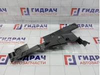 Воздуховод радиатора правый Ford Focus 2 3M5110B738BE