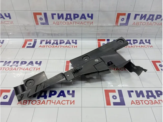 Воздуховод радиатора правый Ford Focus 2 3M5110B738BE