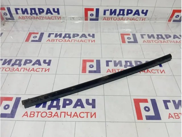 Уплотнитель стекла заднего левого Ford Focus 1523458