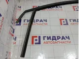 Уплотнитель стекла переднего левого Ford Focus 1785227