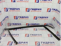 Уплотнитель стекла переднего правого Ford Focus 1747228