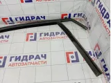 Уплотнитель стекла переднего правого Ford Focus 1747228