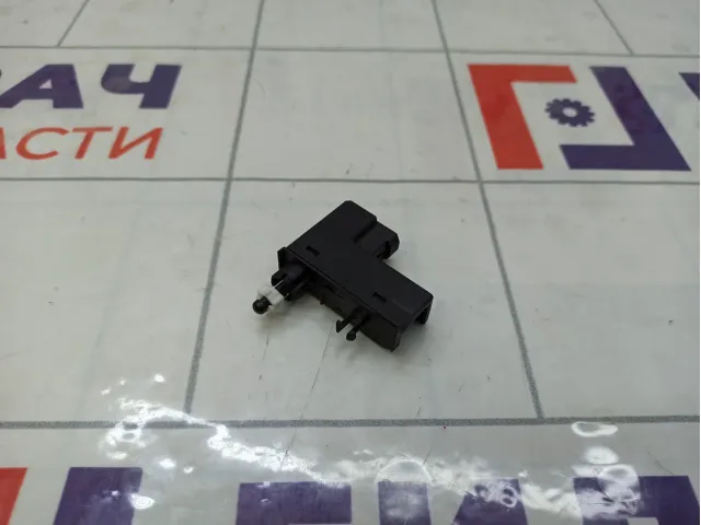 Выключатель концевой бардачка Ford Focus 3 1S4113B748AD