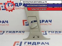 Обшивка стойки левая Ford Focus 2 1366045. Потертости.
