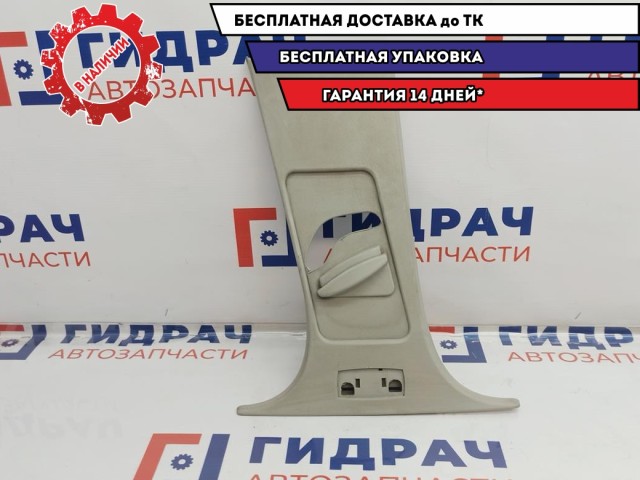 Обшивка стойки левая Ford Focus 2 1366045. Потертости.
