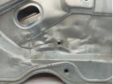 Стеклоподъемник передний левый Ford Focus 2 1738645. Вмятины.