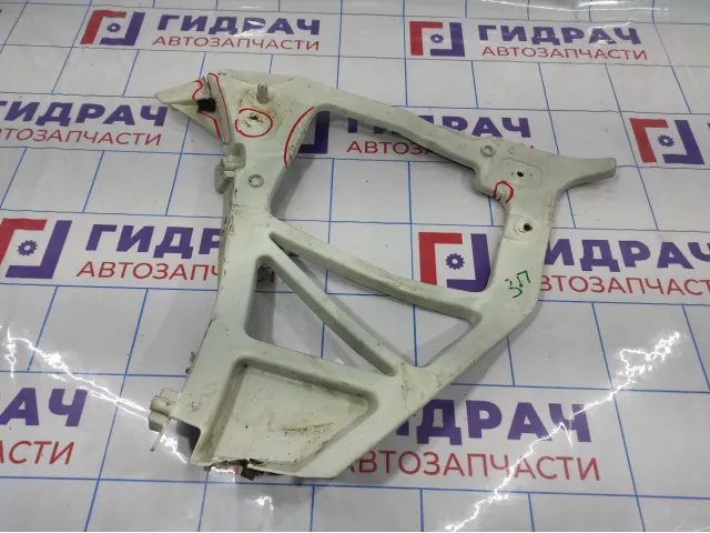 Кронштейн заднего бампера правый Ford Focus 2 5M51F17E850. Дефект. Ремонтировался.