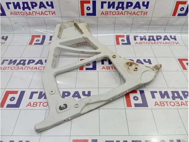 Кронштейн заднего бампера правый Ford Focus 2 1549585