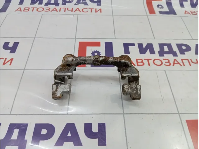 Скоба суппорта заднего правая Ford Focus 2 1364112