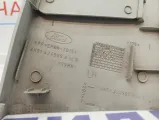 Обшивка стойки средней левой верхняя Ford Focus 2 1366045. Дефект.