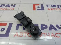 Блок управления стеклоподъемниками Ford Focus 2 1471922