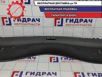 Обшивка багажника (на заднюю панель) Ford Focus 2 1337951. Царапины.