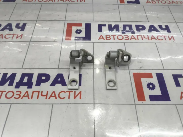 Петли задней правой двери Ford Focus 3 1879656