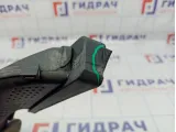 Воздухозаборник (наружный) Ford Focus 3 1745844. Сломано крепление.