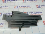 Защита антигравийная левая Ford Focus 3 1702750. Дефект.