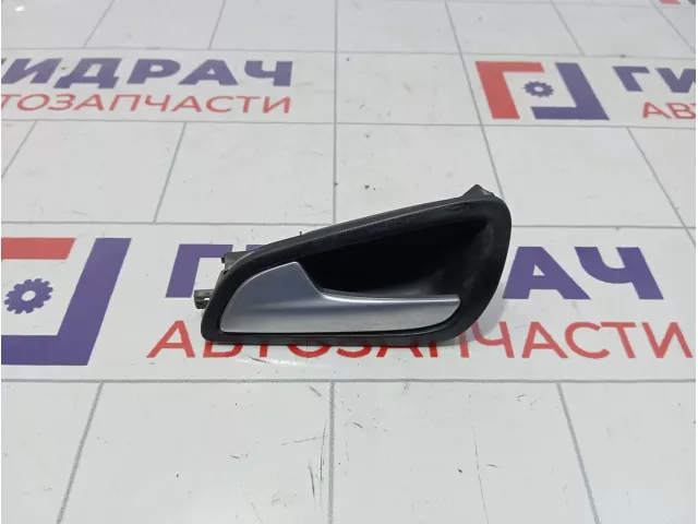 Ручка двери внутренняя левая Ford Focus 3 1746826