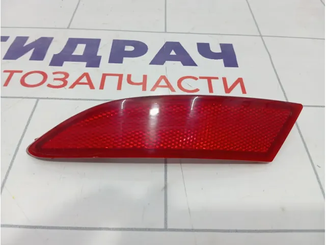 Отражатель в бампер задний левый Ford Focus 3 1763040